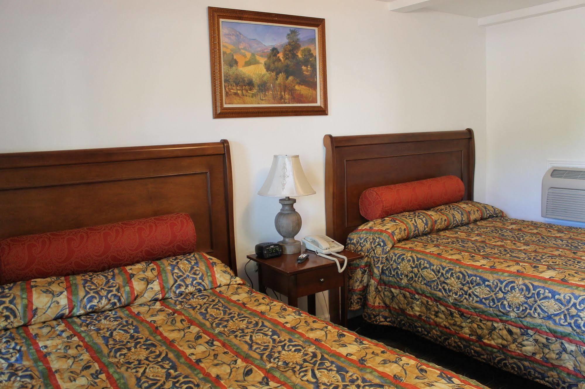Western Star Inn Райфл Экстерьер фото